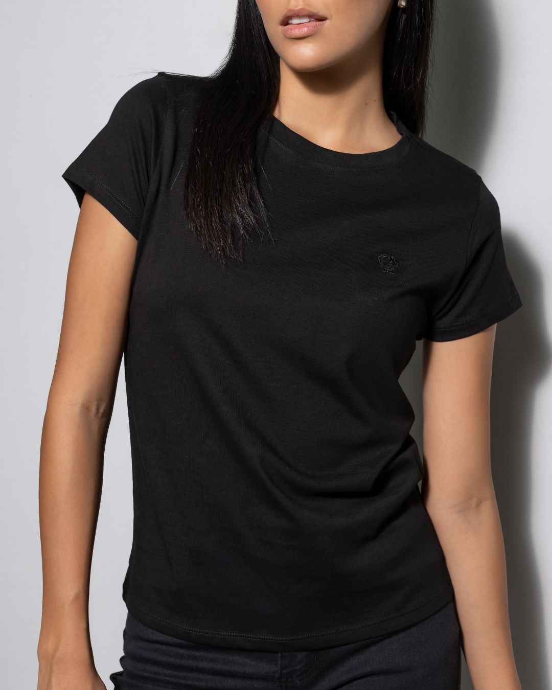 camiseta Antimanchas negra logo negro para mujer de DANTE