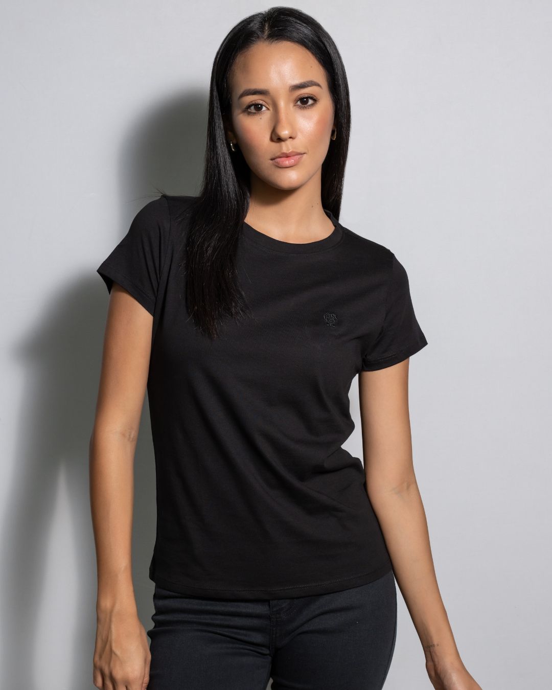 camiseta Antimanchas negra logo negro para mujer de DANTE