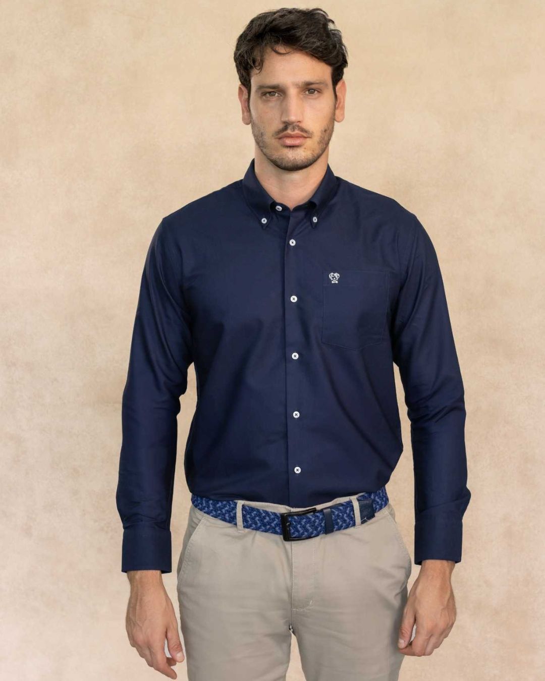 Camisa Antimanchas Oxford Cloth Azul Oscuro con Bolsillo Logo Gris - Talla Regular